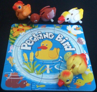 WIND-UP PECKING BIRDS - CLOCKWORK PLASTIC TOY WITH PUZZLE TRACK