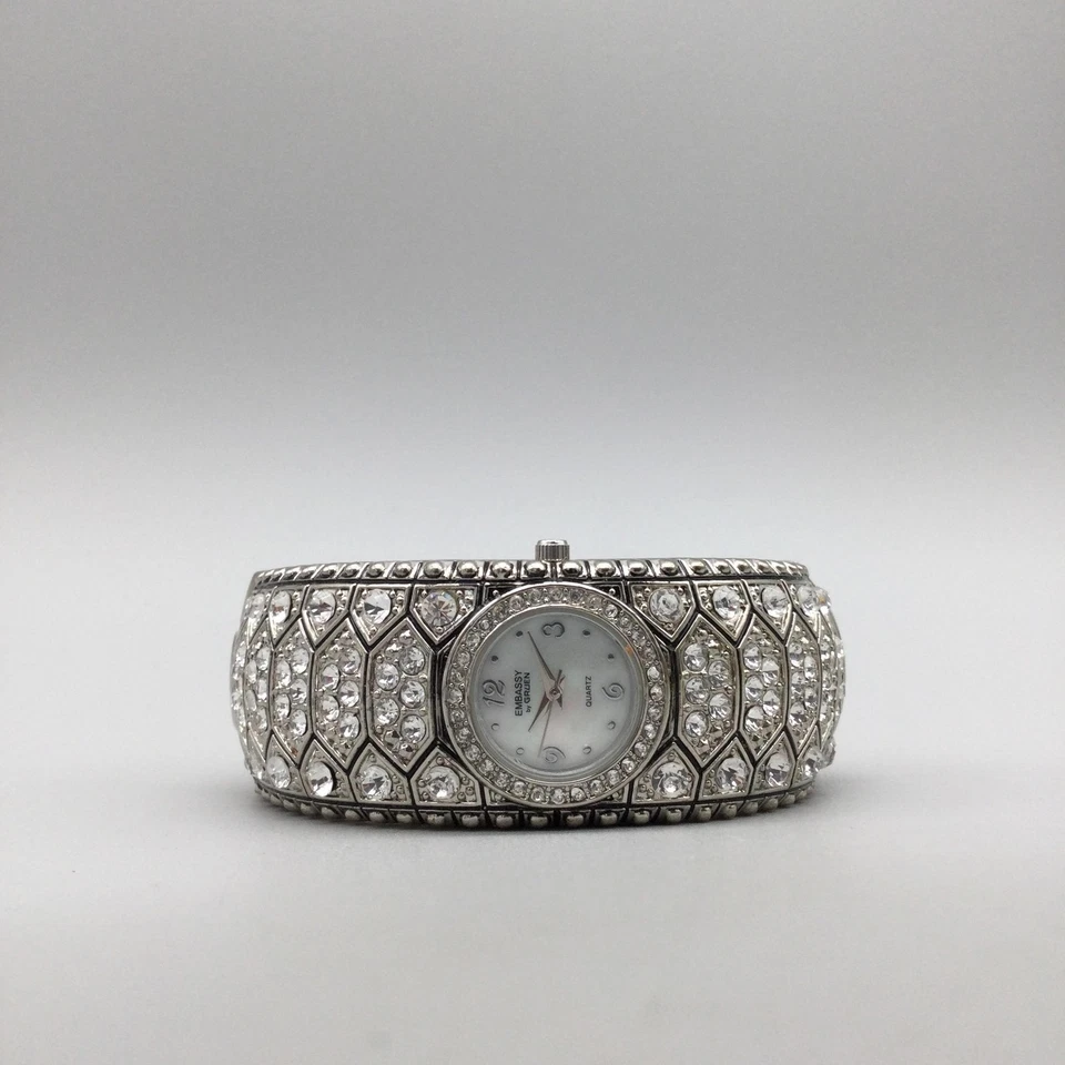 Reloj Embassy by Gruen para mujer 24 mm cristales plateados esfera mop tono batería nueva 7" Foto 4 de 4