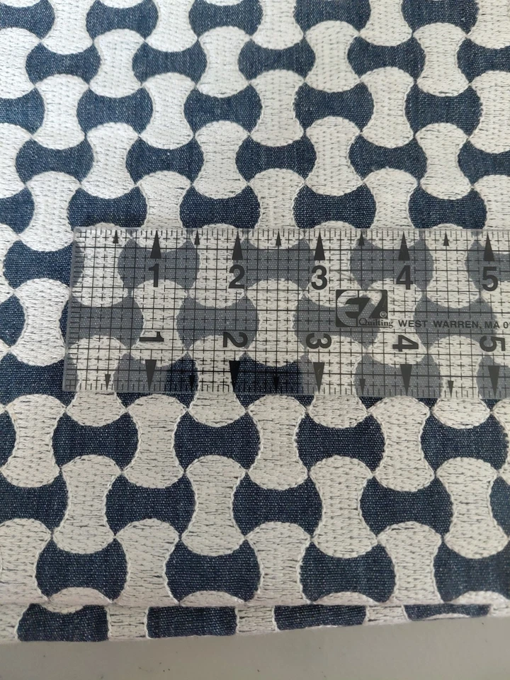 26" Schumacher Nolita Bordado-Denim 63% Algodón 37 Hilado Viscosa 26" X 50.5 W Foto 2 de 2