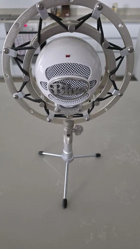 Logitech Blue Snowball USB Mic + pop shield + stand (UK based, new unboxed)