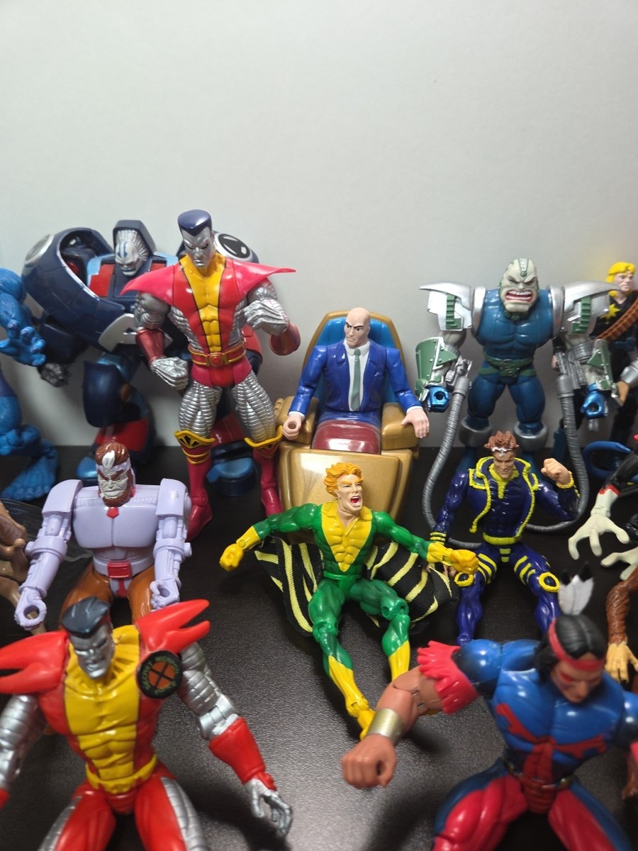 VINTAGE Lot Of 31 Marvel Toy biz X-men Figures 1993-1997 Some