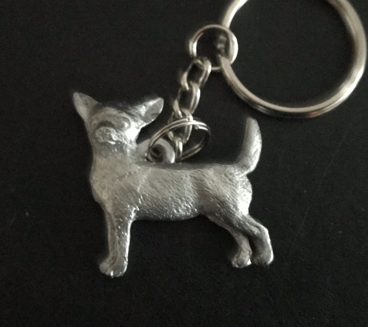 Cute Pewter Chihuahua Dog Puppy Taco Bell Silver Metal Figurine Keychain L