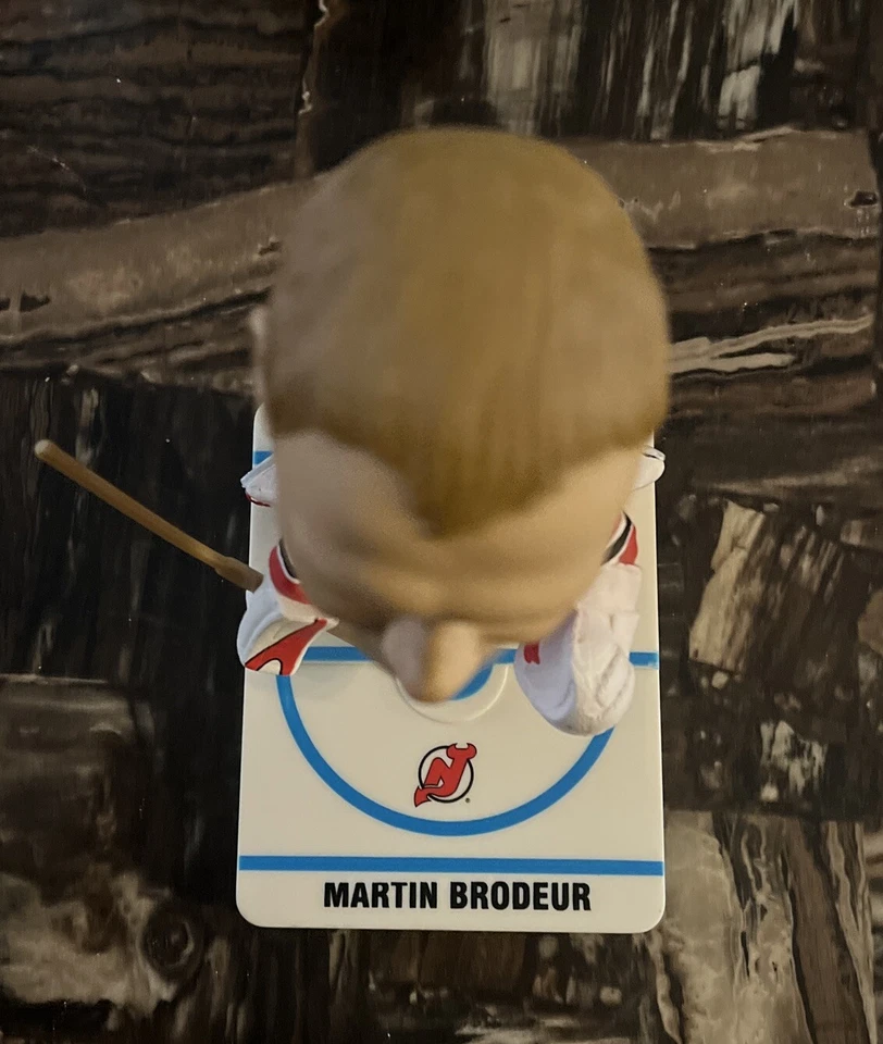 Martin Brodeur 2002 Nueva Jersey Devils Red Bobblehead Upper Duck Play Makers ¡Fuera! Foto 3 de 4