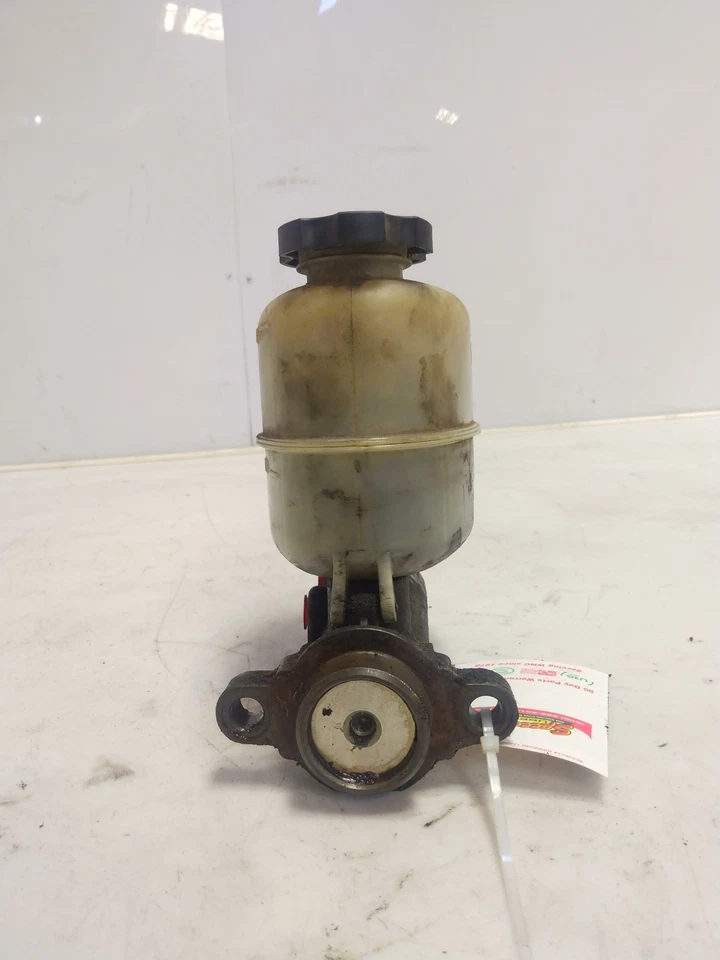 GMC Sierra 2500 2000-2002 cilindro maestro de frenos OEM 18048539 Foto 3 de 4