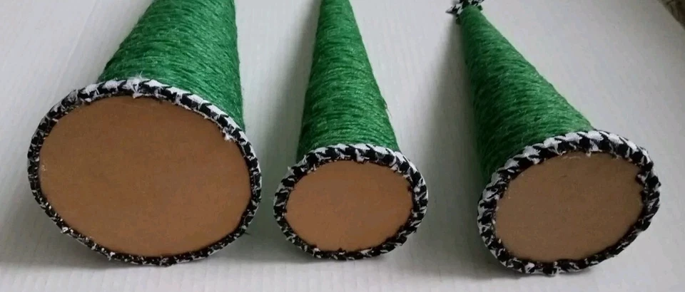 Juego de 3 árboles de Navidad de yute hechos a mano rústico primitivo decoración navideña verde Foto 3 de 4