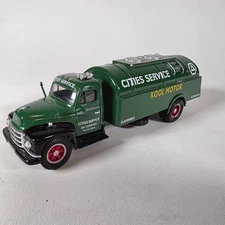 Corgi • 56202 Diamond T 620 • Rigid Tanker Truck Cities Service Oil Co •  1:48
