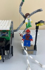 Lego 76015 Spider Man-Doc Ock Truck Heist Marvel heroes W/manual Incomplete Read