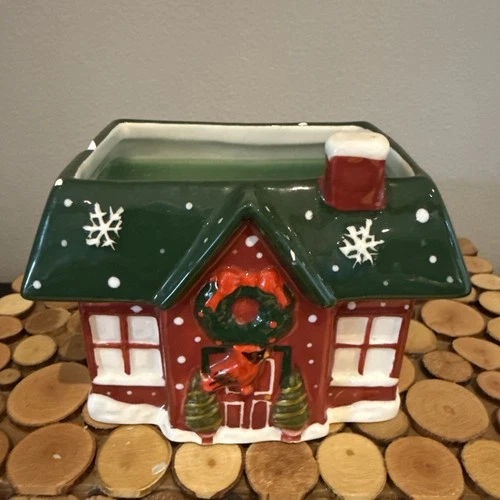 White Barn Candle Co Christmas Candle Birdhouse Cool Spruce 9.5 Oz CHIPPED - product listing photo