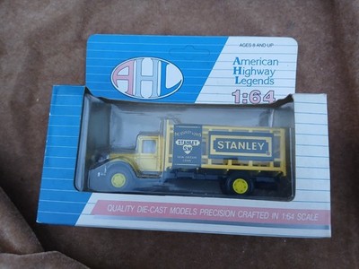 AHL American Highway Legends Maßstab 1:64 L01022 - Mack Truck ''The Stanley Works''