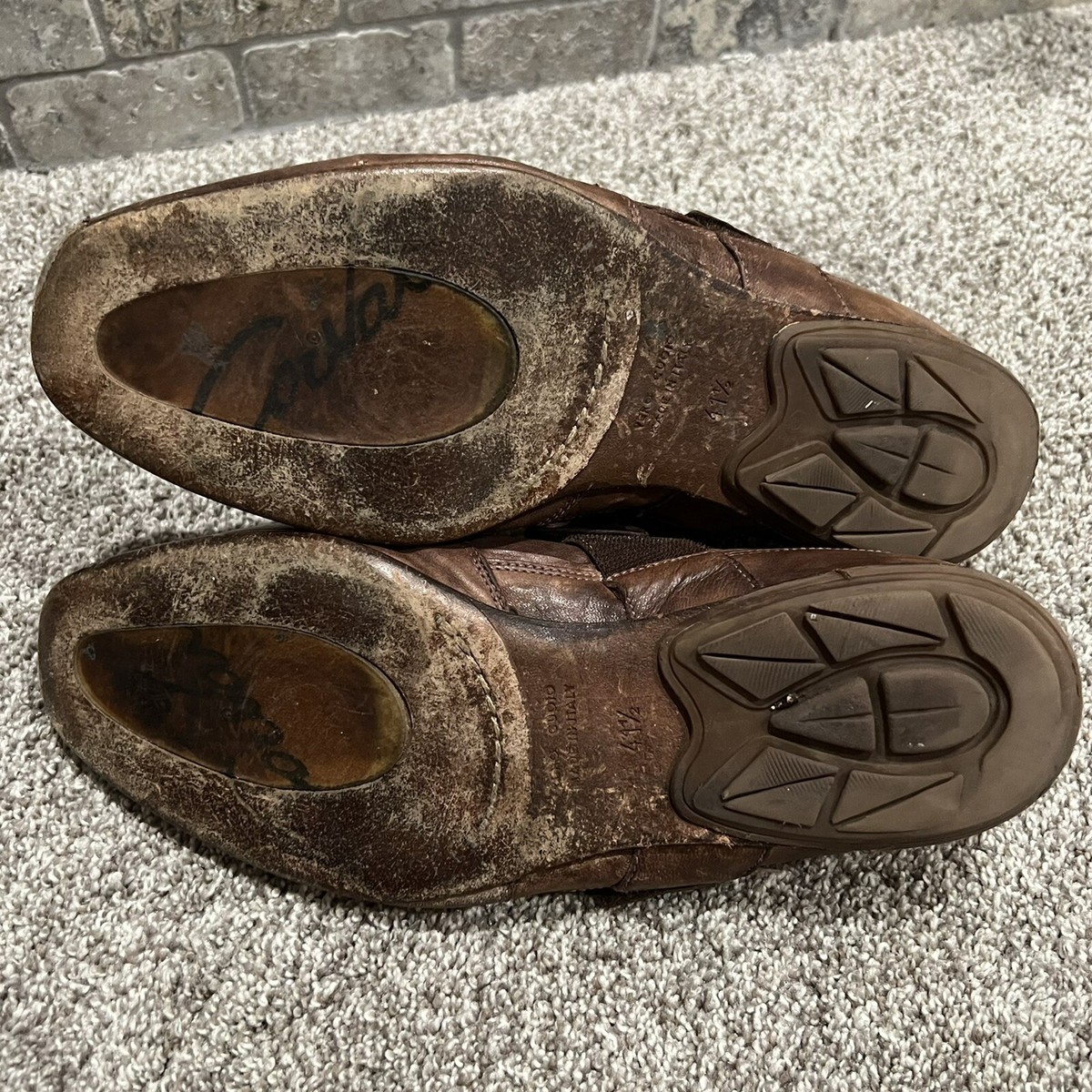 corvari itailian leather shoes brown 41.5. 

Nice solid preowned condition corvari itailian leather shoes brown 41.5. | Mercari main image 2