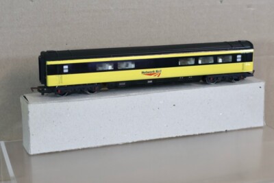 HORNBY R454 RE PAINTED BR NETWORK RAIL MK3 ENGINEERS TEST RESTAURANT COACH ol