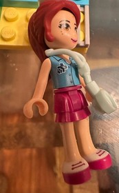 LEGO Friends: Vet Clinic (41085) With Instructions- Missing Few Small Pieces