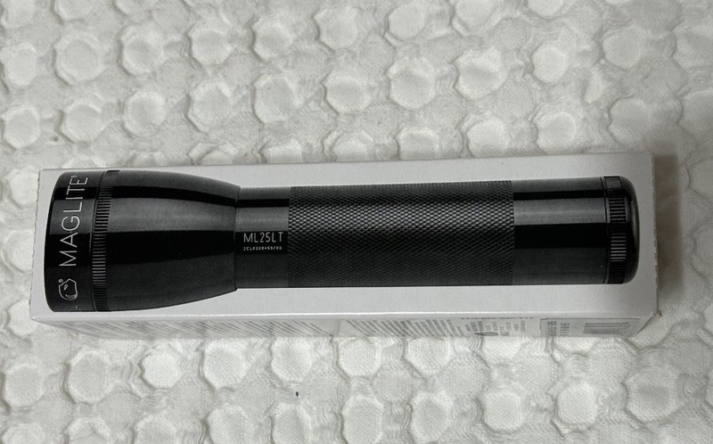 Maglite ML25LT - S2015 LED 2-Cell C Flashlight, Black 192 Lumens NEW!