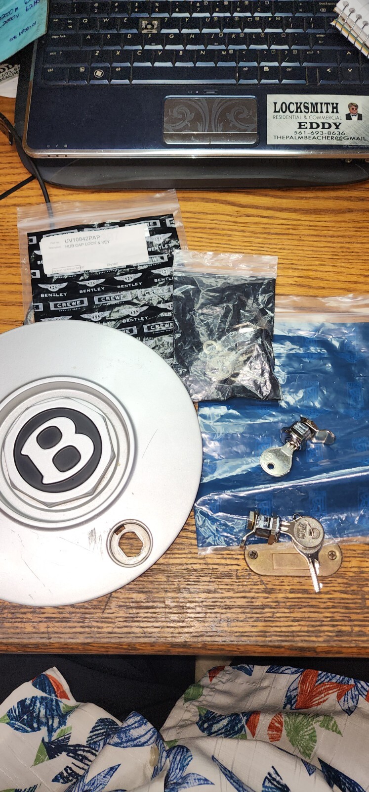 ROLLS ROYCE BENTLEY HUBCAP LOCK UV1084PAP DOM