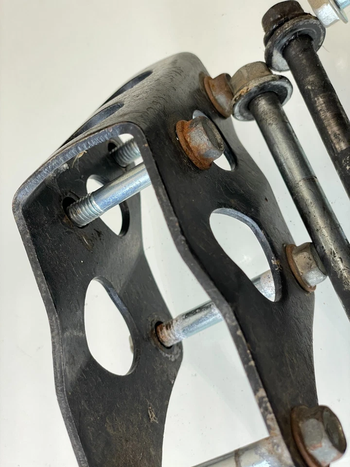 Honda CM185T 1979 Twinstar CM 185 soportes y pernos de motor OEM CM200 Foto 3 de 4