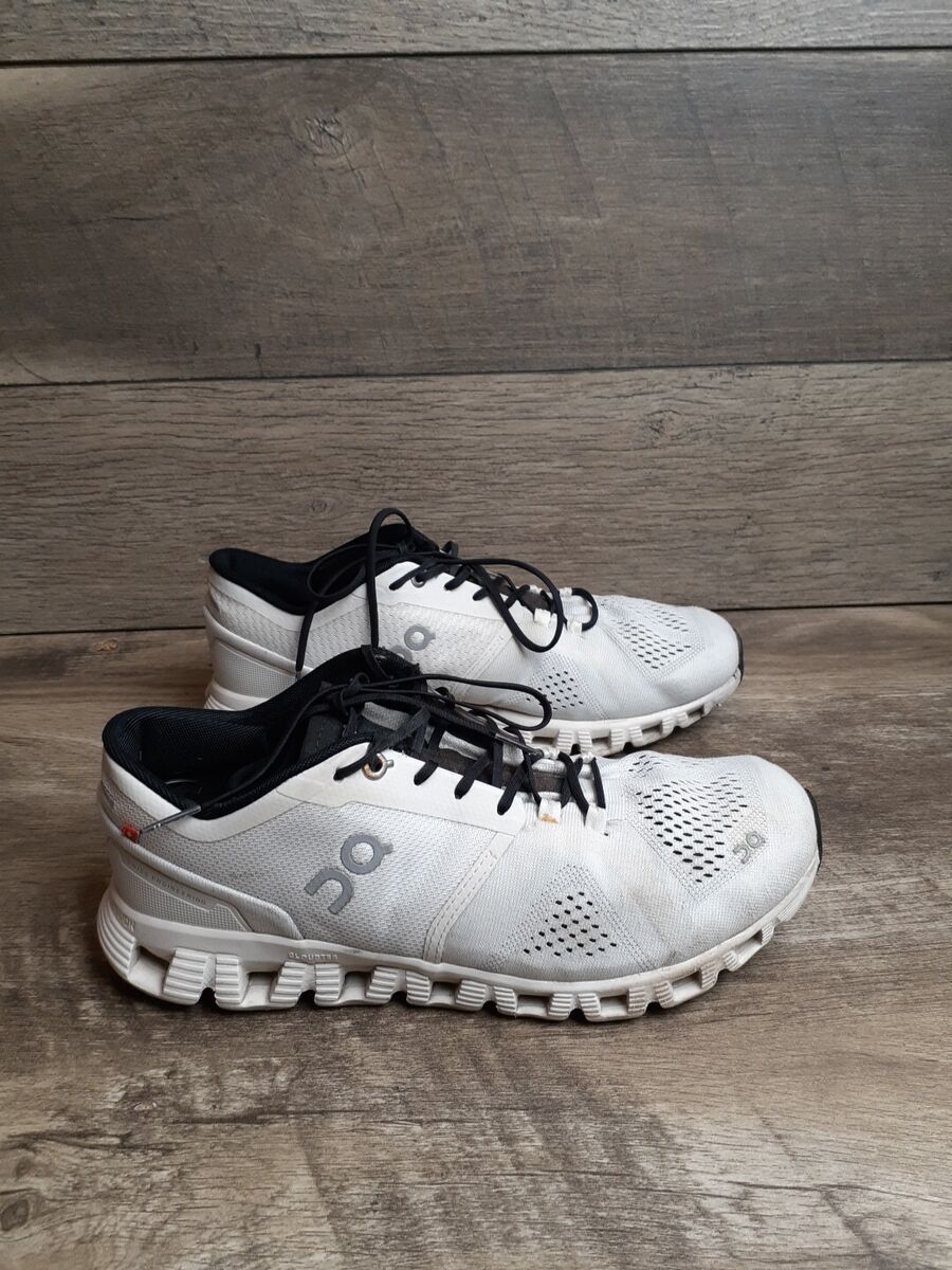On Cloud X 2.0 White Black Cloudtec Running Shoes (40.99707 On Cloud X 2.0 White Black Cloudtec Running Shoes (40.99707
