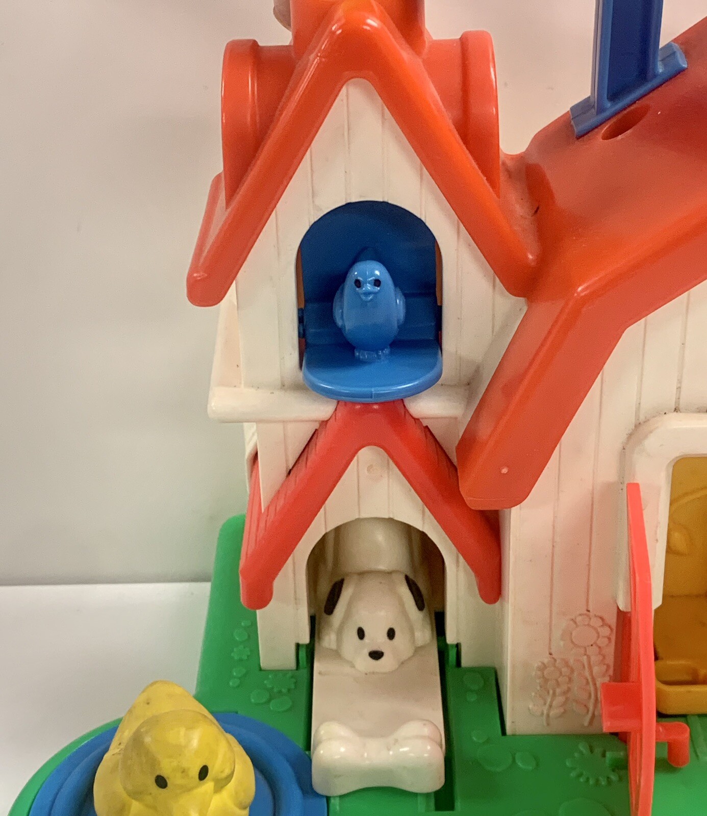 Vintage 1987 Fisher Price Farm Animal Sounds Barn Portable Activity