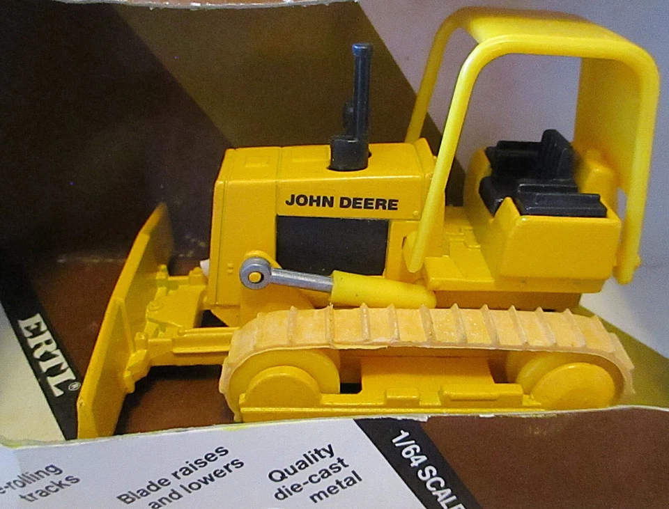 John Deere Bulldozer Dozer Crawler Tractor 1:64 Ertl Toy #568 jd Construction - Image 2 of 4