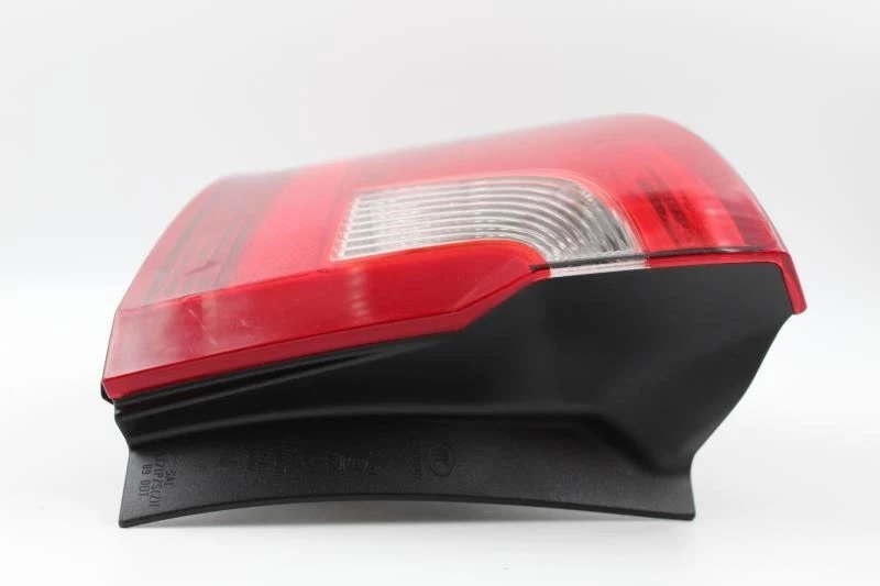 Левый задний фонарь на четверть панели смонтирован VIN Y SWB 2014-2018 VOLVO S60 #4003 - Изображение 4 из 4