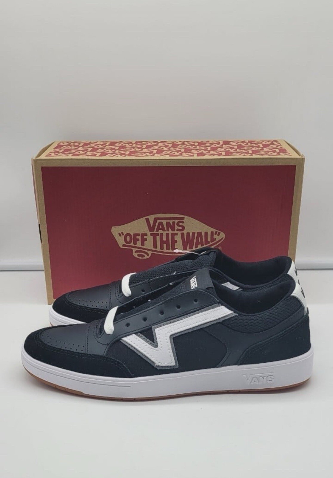 VANS Lowland Cc Black/True White Sneakers Skate Shoes VN0A4TZYOS7 Men's Size 8