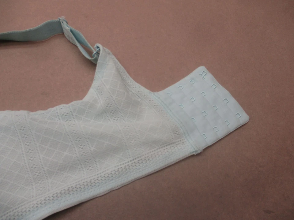 Sutiã Demi 38H CHANTELLE Feminino Azul Forrado com Aro Fecho Traseiro Cobertura Total 10E - Imagem 4 de 4