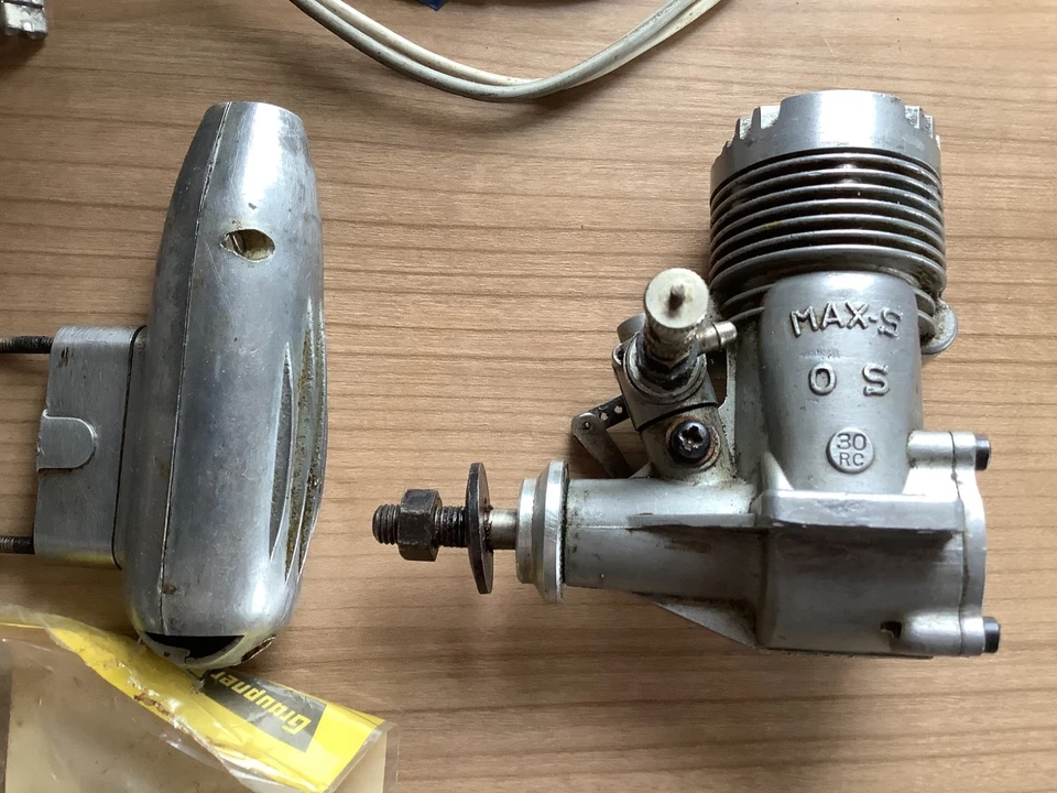 Modellbau Verbrennungsmotor OS Max30 mit Zubehör - Bild 3 von 4