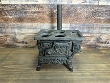 Vintage Crescent Cast Iron Miniature Stove Salesmans Sample Mini Doll House Toy