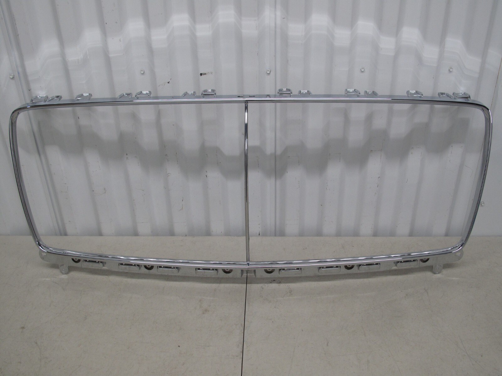 2021 Bentley Bentayga Radiator Grill Chrome Trim OEM 36A853667T 36A853667AA