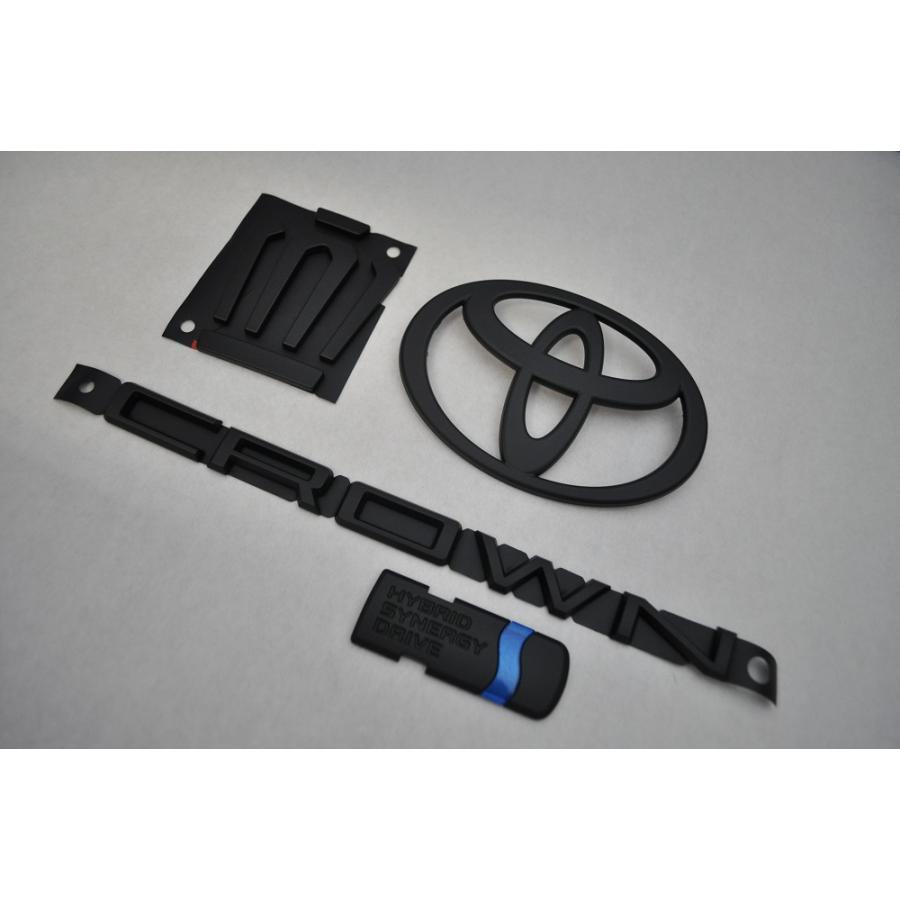 Front Rear Matte black or Piano black EMBLEM TOYOTA CROWN