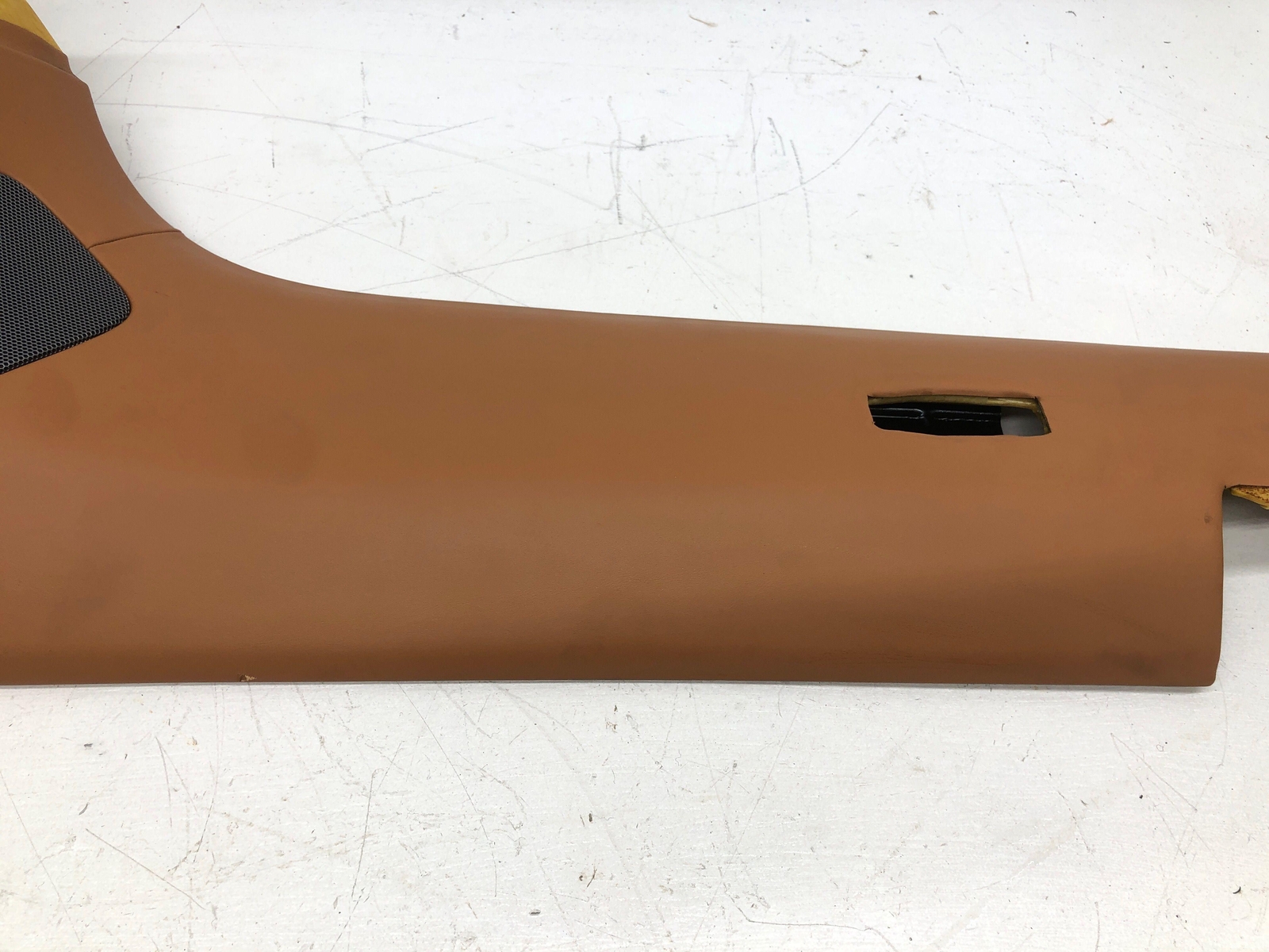 2017-2020 FERRARI GTC4LUSSO RIGHT C-PILLAR PANEL COVER CUOIO LEATHER 89214000