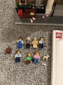 LEGO Icons: Natural History Museum (10326) Used W/ Minifigures & Instructions