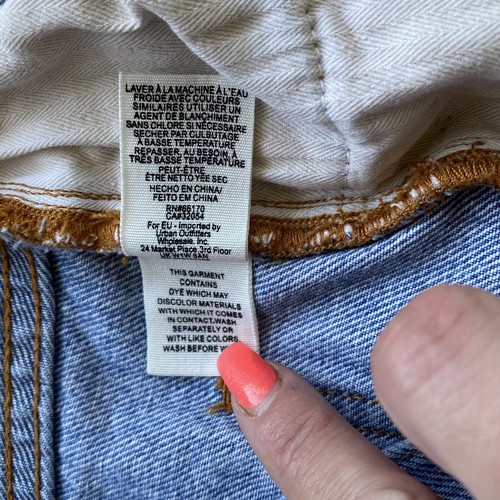 Free People We The Free Women’s Sz 27 Distressed Jean Mini Skirt Medium Wash - Picture 5 of 10