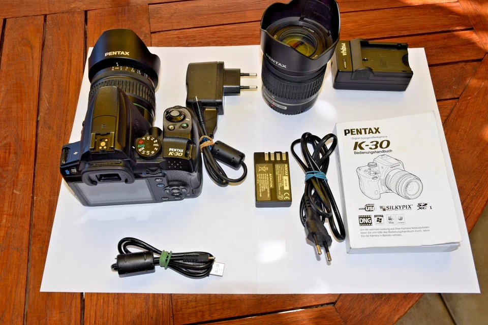 PENTAX K-30+2 OBJEKTIVE 18-55mm+50-200mm in sehr gutem Zustand +Zubehörpaket. - Bild 3 von 4