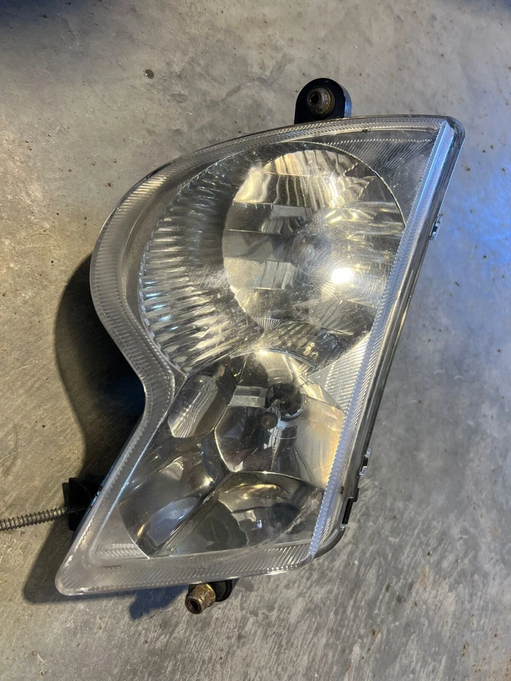 Arctic Cat SnoPro 600 headlights  5855770 L 0609-853 and 5855760 R 0609-852 - Image 3 of 4