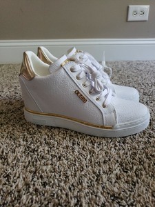 guess flowurs sneakers