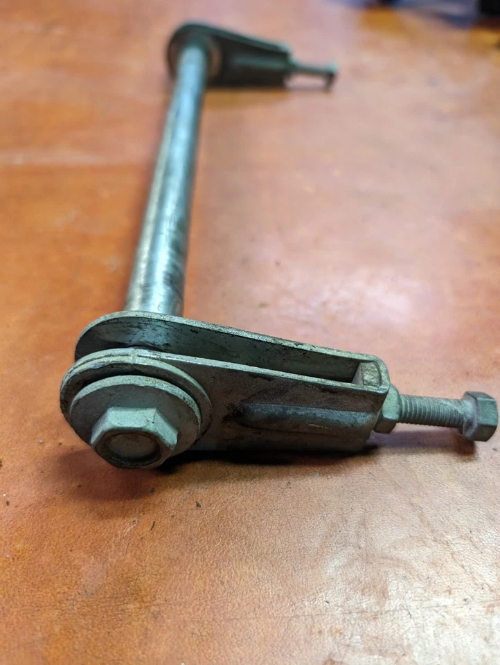 1985 Kawasaki 454 LTD EN450A rear axle adjusters - Image 2 of 3