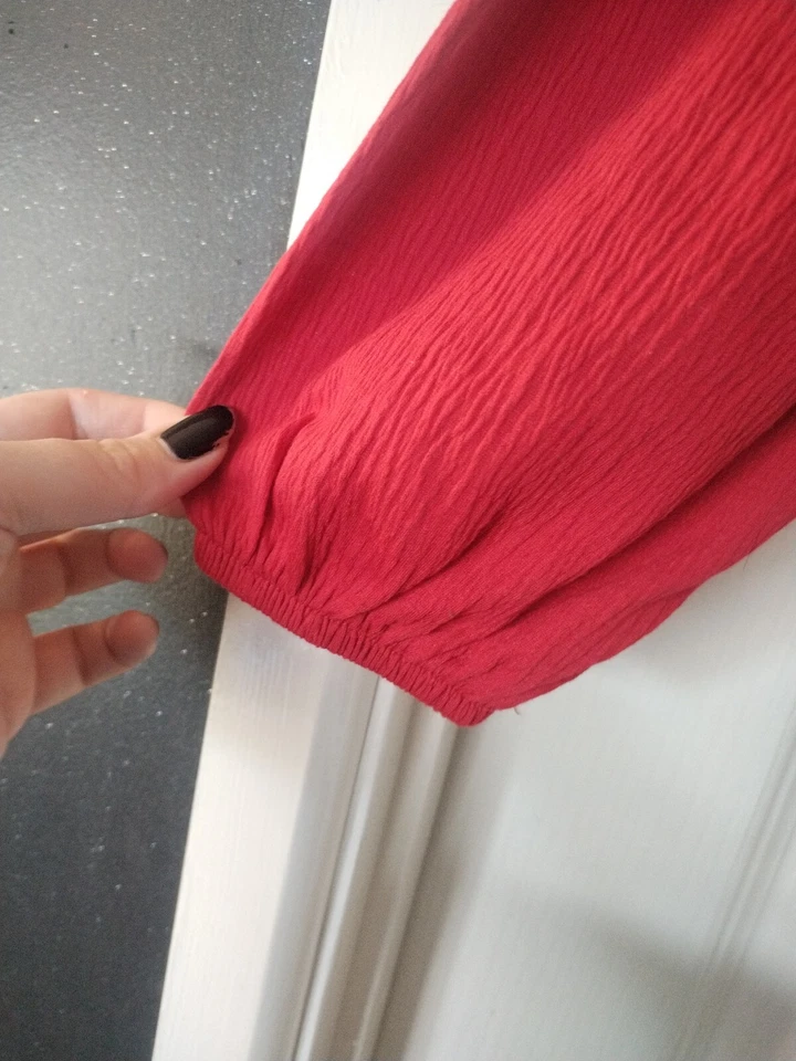 H And M Ladies Red Off The Shoulder Top. Size Xs - Image 4 of 4