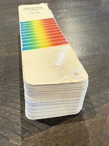 PANTONE Color Formula Guide (747xR) Sixth Printing Fan Book Vintage 1989-1990