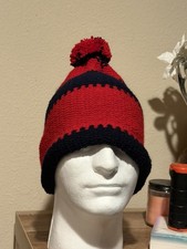 Red Navy Striped Knit Bobble Hat Pom-Pom Winter Acrylic Stretch Ski