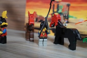 Lego Castle: 6056 Dragon Wagon - 99.9% Complete w/ instructions (no box) read