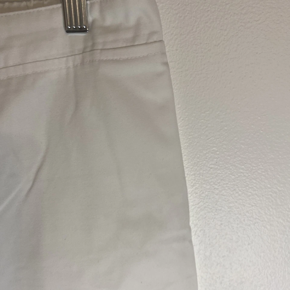 Pantalones blancos de uniforme médico con parte inferior exfoliante suave como la mantequilla grandes Foto 3 de 4