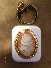 VINTAGE SANKYO MUSIC BOX KEYCHAIN WHITE ROSE CAMEO "TOMORROW"  (SEE VIDEO)