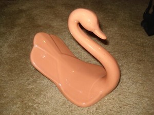 Vintage Ceramic Swan Towel Holder Coral