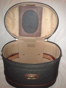 vanity case with lock