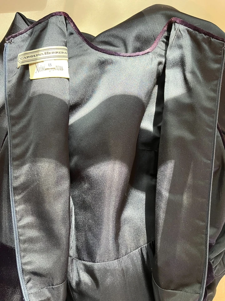 Vestido de Baile Formal Vintage Carolina Herrera Tamanho 8 Preto Veludo Cintura Gola Alta - Imagem 3 de 4