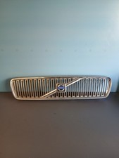 Calandre Volvo V50