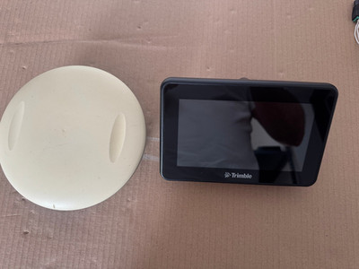 Trimbe GFX 350 Virtual Rate Section Control + Trimble NAV500 QZSS Beidou 