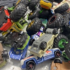 Assorted Bundle Lot of Die Cast Cars  Trucks