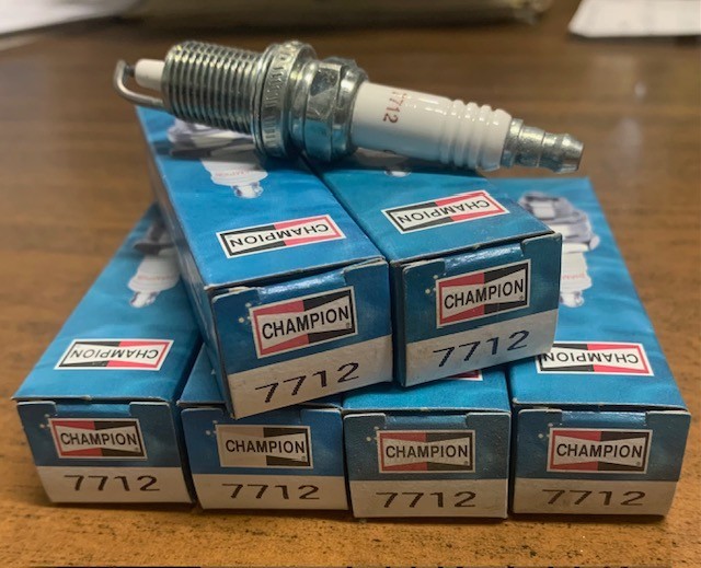 NOS Champion Double Platinum 7712 spark plugs / 500111    LOT OF 7