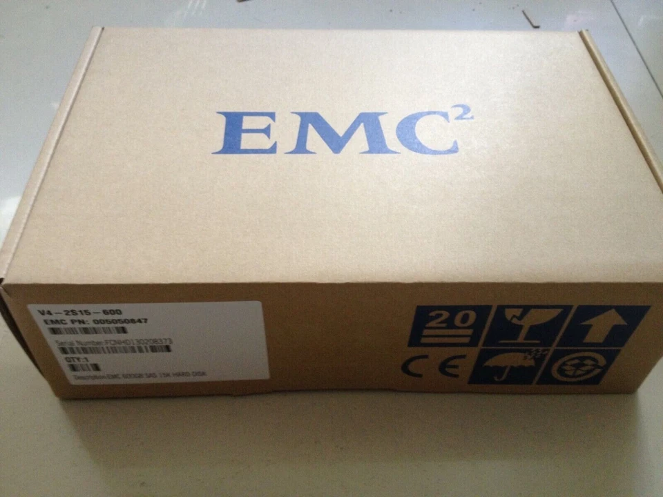 NEW EMC 005048958 005049036 600GB 3.5" 15K SAS AX4-5 AX-SS15-600 Hard Drive - Image 2 of 4